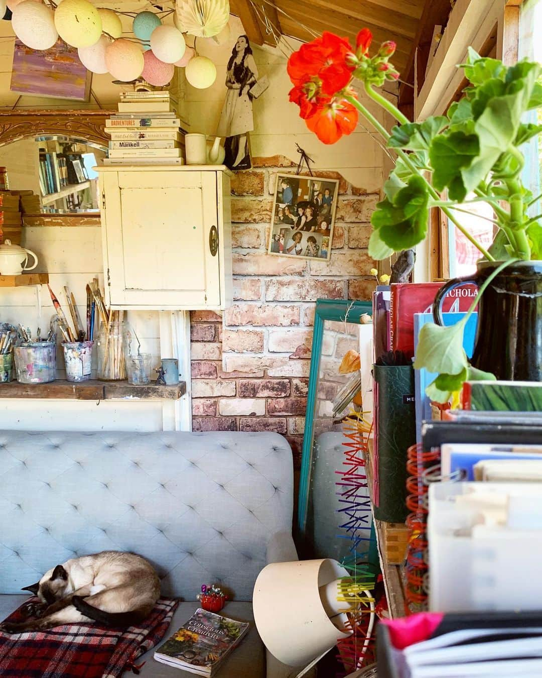 Tea and sittingさんのインスタグラム写真 - (Tea and sittingInstagram)「...The Cheeks with me in the shed for annual accounting moral support! 🌿🐾🗂 #creativeworkspace #sheshed #5ftinfshed #shedoffice #5ftinfshed #shedinterior #ordinaryinspirations #myghostposts」7月4日 21時47分 - 5ftinf