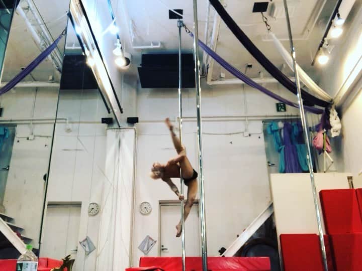 poledancer RYOTAのインスタグラム