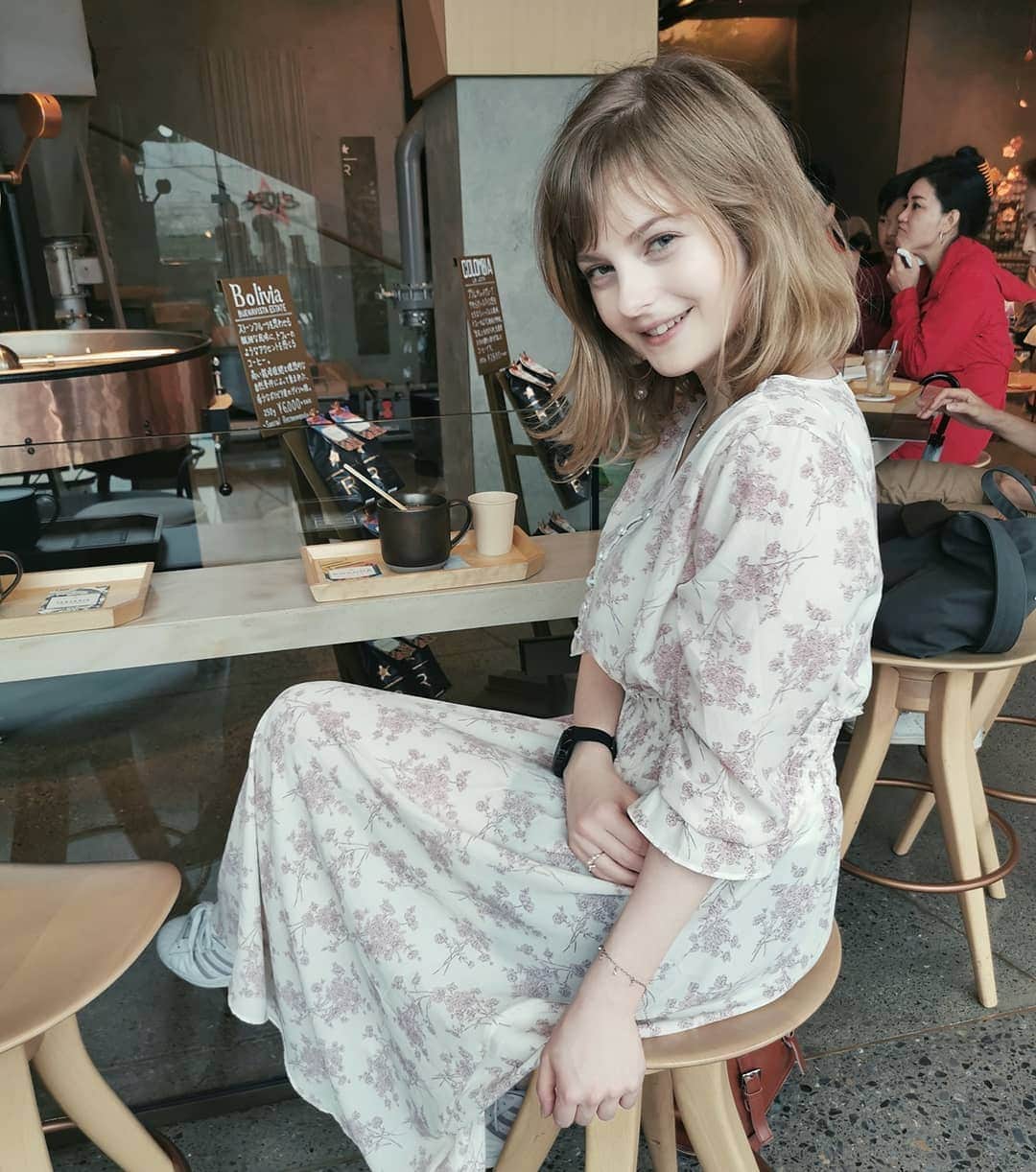Ella Freyaさんのインスタグラム写真 - (Ella FreyaInstagram)「The past days I've had a chronic pain flare up and honestly? It's kinda preventing me from doing almost anything at the moment.. feeling frustrated and kinda helpless and kinda very exhausted but talking with my friends always helps. Thank you for the nice afternoon @livlotte 💖」7月4日 21時51分 - ella.freya