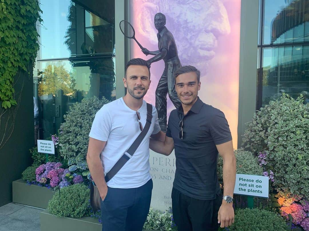 ハリー・ウィンクスさんのインスタグラム写真 - (ハリー・ウィンクスInstagram)「What a place @wimbledon is! Great to see some top players on court yesterday🎾」7月4日 22時12分 - harrywinks