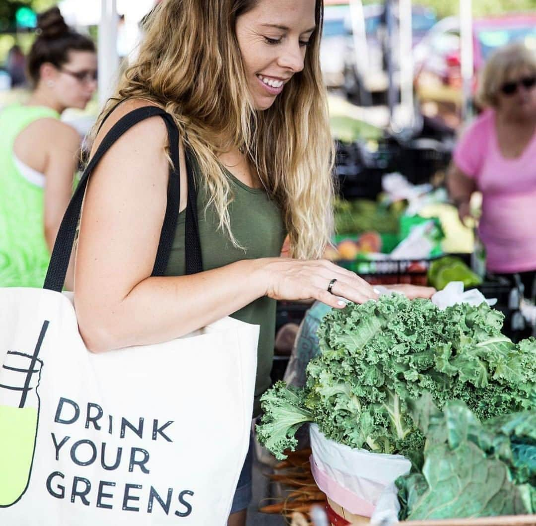 Simple Green Smoothiesさんのインスタグラム写真 - (Simple Green SmoothiesInstagram)「Which town has the best farmer's market? 🍃」7月4日 22時10分 - simplegreensmoothies