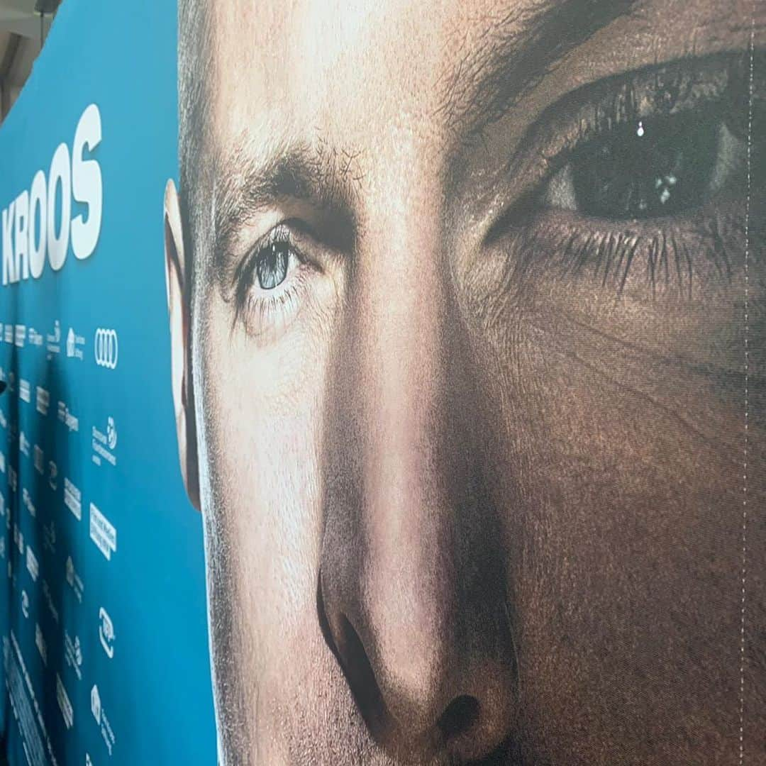 トニ・クロースさんのインスタグラム写真 - (トニ・クロースInstagram)「Official release in Germany of my movie #KROOS is TODAY‼️‼️‼️ https://www.kroos-derfilm.de/ HEUTE ist der offizielle Start in den Kinos von meinem Film #KROOS ‼️‼️‼️ https://www.kroos-derfilm.de」7月4日 22時20分 - toni.kr8s