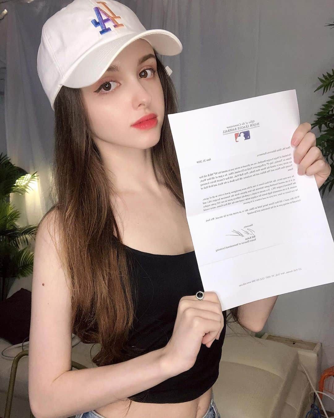 Elina 엘리나 (エリナ) さんのインスタグラム写真 - (Elina 엘리나 (エリナ) Instagram)「USA’s MLB has invited me to come to America representing Korea! 💘👀 미국 mlb본사에서 저를 한국 대표로 공식 초청해줘서 미국에 다녀오게 됩니다! 감사합니다 헤헤✨ . . #mlb #mlbkorea #mlbcrew #allstargame2019 #asg #LA다저스 #ladodgers #hyunjinryu #류현진」7月4日 22時24分 - elina_4_22