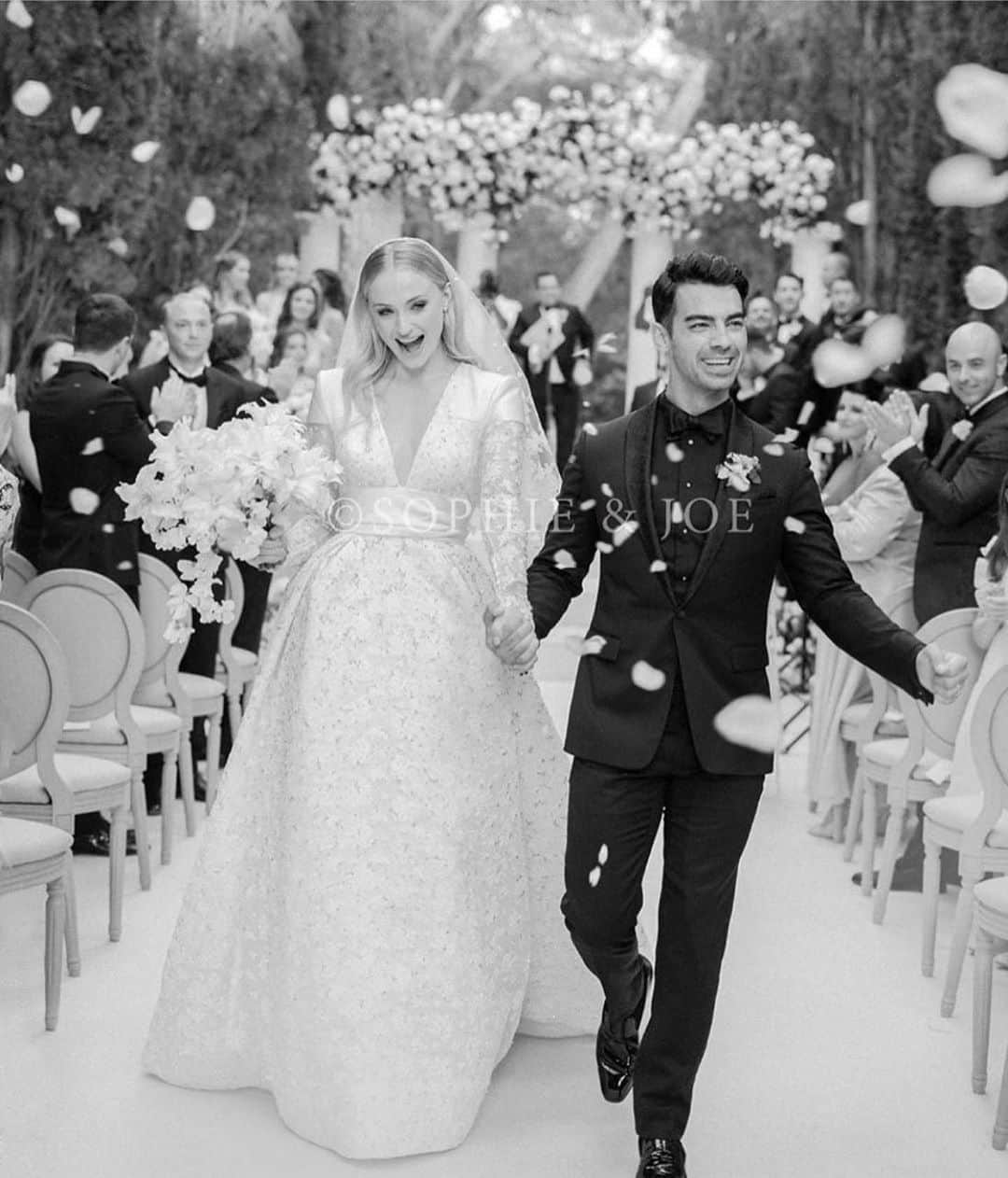 Wedding ?さんのインスタグラム写真 - (Wedding ?Instagram)「@sophiet and @joejonas got married at the Chateau du Martinet, south of France. The dress, styled by @nicolasghesquiere for @louisvuitton. The dress took 350 hours to be done. ❤️ . . . . . . . . . . . #wedding #bride #bridetobe #noiva  #vestidodenoiva #weddingdress #weddinggown  #casamento #joejonas #sophiet」7月4日 22時26分 - weddingideas_brides