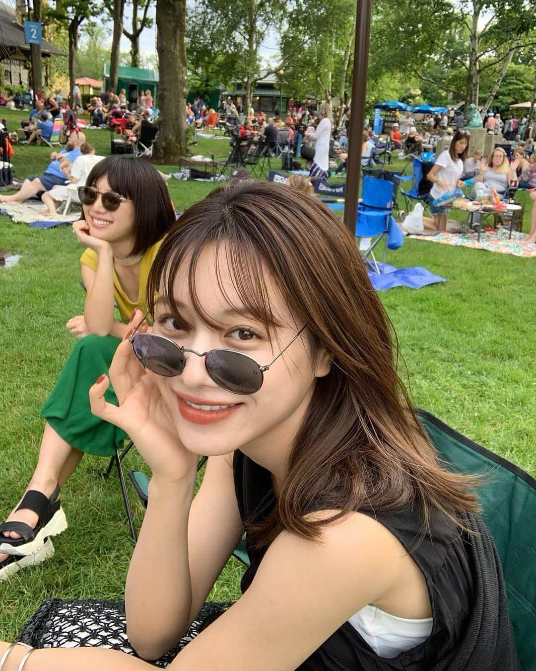 楫真梨子さんのインスタグラム写真 - (楫真梨子Instagram)「RAVINIAフェス🕶 ライブを見ながらピクニックをするという夢のようなイベントでした🎧  #enjoyillinois　 #イリノイ　 #シカゴ #Ambassador」7月4日 22時26分 - kajimari1226