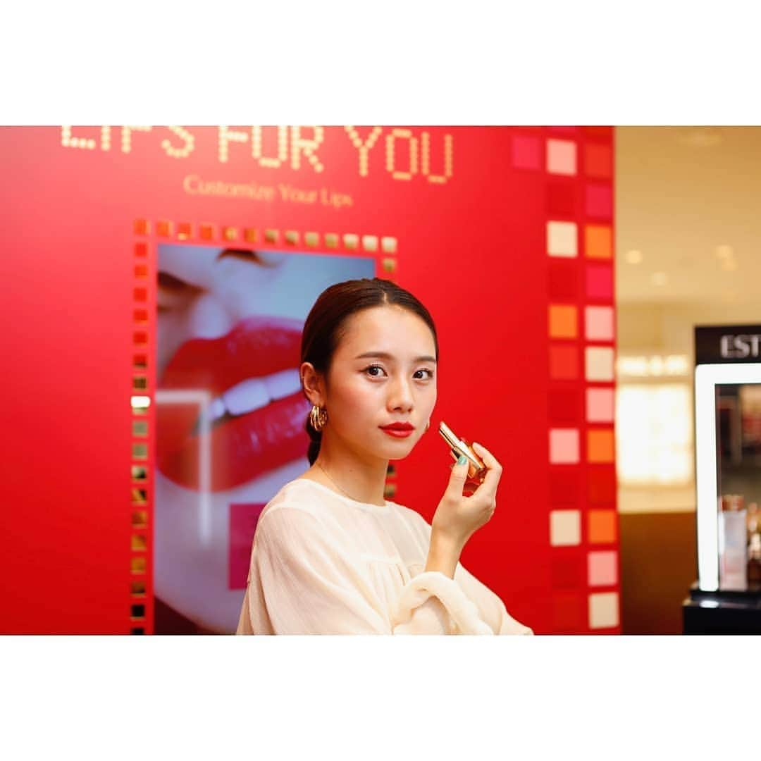 伊原葵さんのインスタグラム写真 - (伊原葵Instagram)「LIPS FOR YOU💋　@esteelauderjapan . . 昨日は伊勢丹新宿で期間限定 オープン中のESTEELAUDERへ♡" 先行発売されているピュアカラー デザイアリップスティックを 一足お先にっ🙊💄 私は、101.311.112がお気に入り♡ 塗り心地◎発色◎だったよ！💄 伊勢丹新宿限定プリントキャップや 名前も彫刻してくれるから みんなもぜひ行ってみてね♡ 7/9までやっているよー🍒 . . #LipsToEnvy#LipsForYou#pr#lip#ESTEELAUDER#エスティローダー」7月4日 22時27分 - aoi186