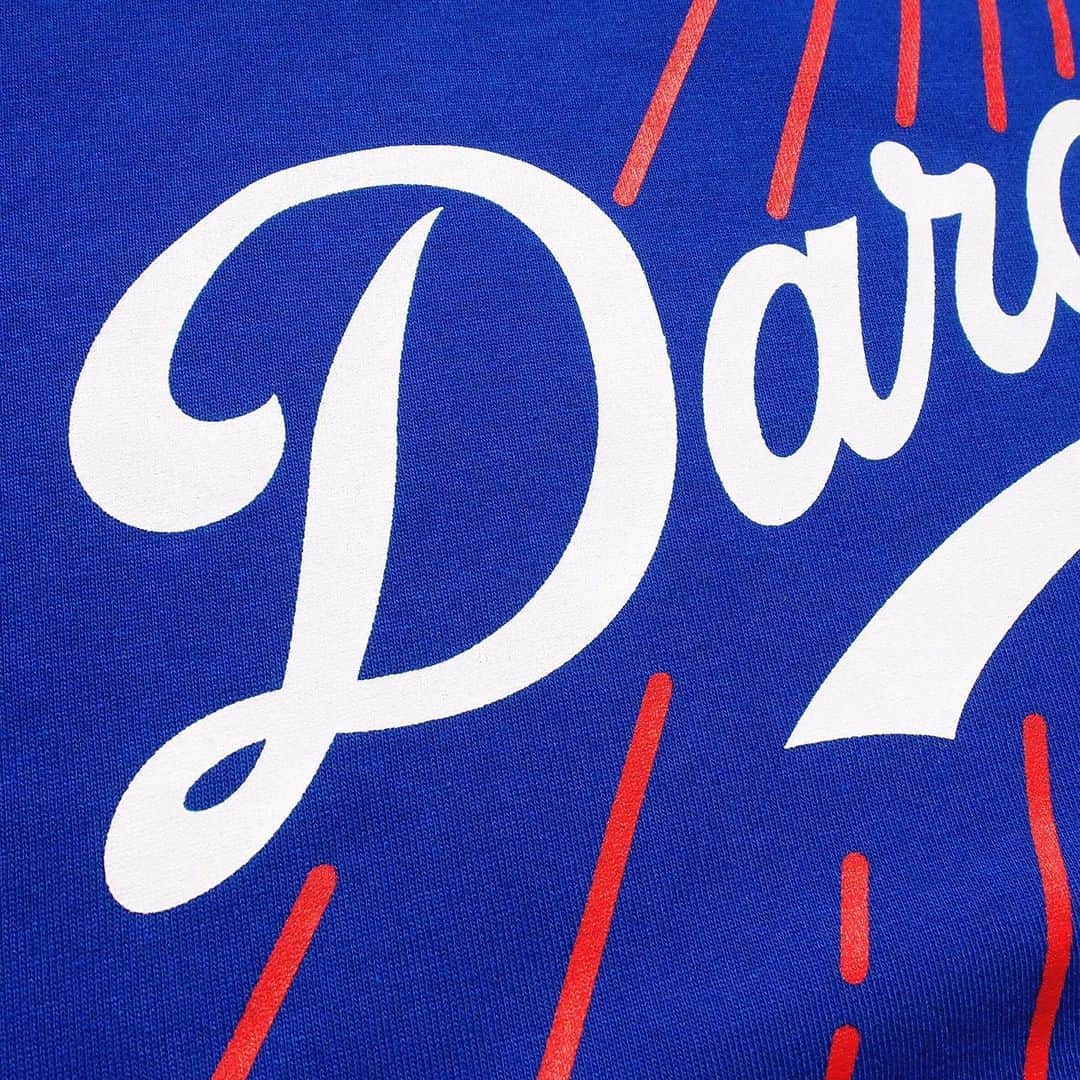 DARGO T-shirt &Sign Artさんのインスタグラム写真 - (DARGO T-shirt &Sign ArtInstagram)「DARGO 2019 Spring & Summer "THE EXHIBITION OF LOCALISM" See You Later! 🇺🇸⚾️ ------------------------ 【DARGO】 "Dodgers" Logo T-shirt color：ROYAL BLUE size：XS, S, M, L, XL, XXL Hand Printed in Kumamoto, Japan. 6.2onz Heayv Weight. 100% COTTON & PRE-SHRUNK FIT. 水性ラバーインク3版構成 ------------------------- DARGO Hand Screen Printed T-shirt Printed in Kumamoto, Japan. ------------------------- #dargojapan #dargo2019ss #kumamoto #vintagestyle  #california #californiastyle #熊本 #熊本市 #熊本tシャツ #アメカジ #tシャツ」7月4日 22時40分 - dargo_japan