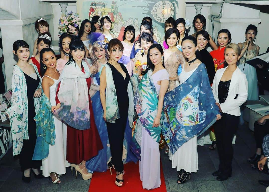 吉田ヒトシさんのインスタグラム写真 - (吉田ヒトシInstagram)「🔷イベントレポ🔷  Aisa International Beauty Collection 2019 in TOKYO  #モデル #ウォーキング #ポージング #ファッションショー #スチール #ファッション #コレクション #アパレル #キッズモデル #ジュニアモデル #代官山 #原宿 #モデル講師 #Asiainternationalcollection #代官山コレクション #代官山コレクションキッズ #aic #view #吉田ヒトシ #ATELIER #yoshidahitoshi #officeyoshida  #モデルレッスン #美祐学園 #ゴールデンエイジ #アクティブラーニング」7月4日 22時44分 - yoshida__hitoshi