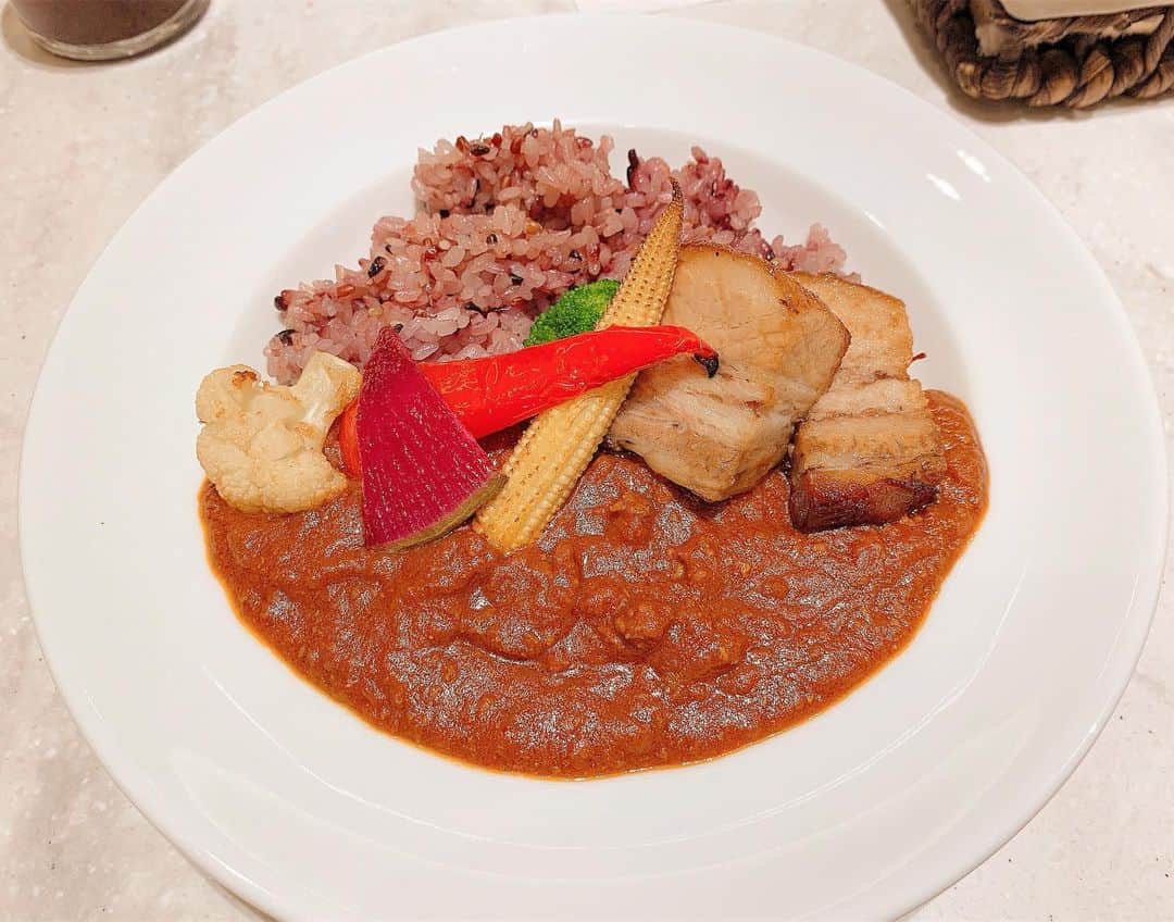 上坂嵩さんのインスタグラム写真 - (上坂嵩Instagram)「夏は、カレー！！🍛🔥﻿ ﻿ あれ見ちゃったら食べたくなりますよね😋﻿ ﻿ ﻿ #キーマカレー ではありませんが🍛﻿ #ビール が飲みたくなる🍺﻿ #夏野菜 たっぷり #ポークカレー﻿ #サロンダイニング #SALON Dining﻿﻿ #メーテレ #ドデスカ #アナウンサー #上坂嵩」7月4日 22時46分 - takashi_uesaka_nbn