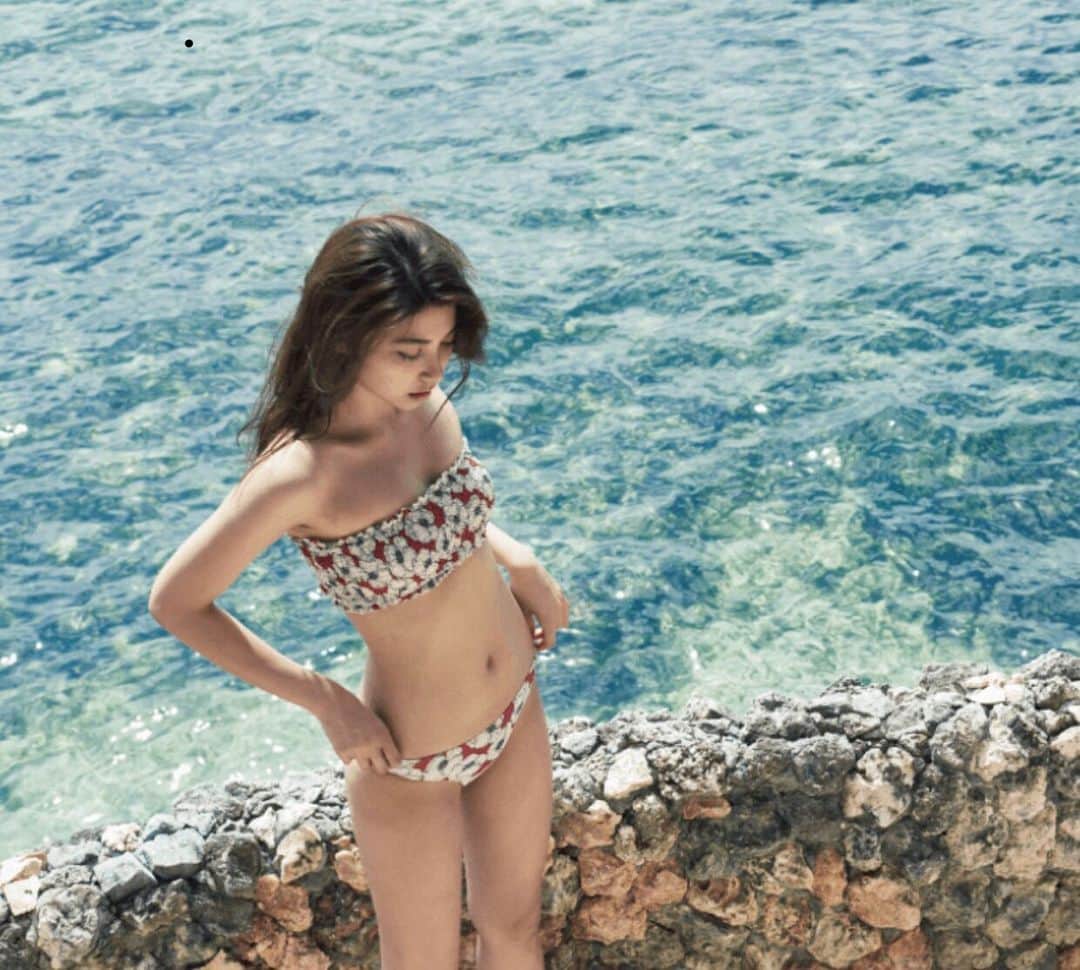 MURASAKI BEACH WOMENのインスタグラム：「murasakisports bikini collection 👙  RETRO MOOD ノスタルジックな雰囲気が注目度アップ Ungrid 69005 ¥14.500+tax  #MURASAKISPORTSBEACHWEAR #MURASAKISPORTSBIKINICOLLECTION #murasakibeachactive #murasakibeachwomen #murasakisports #bikini #bikinigirl #bikinigirls」