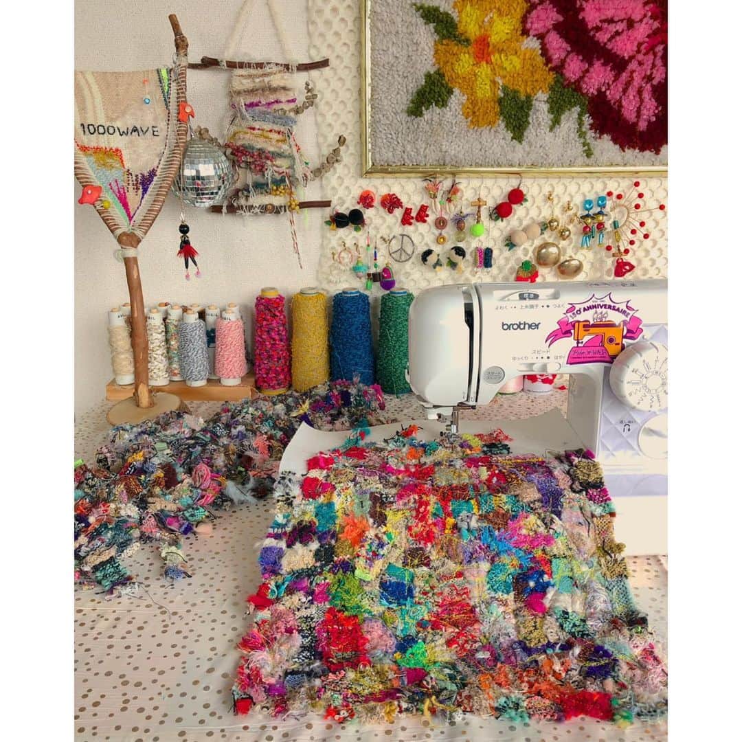 森千波さんのインスタグラム写真 - (森千波Instagram)「#collage . . . . #1000weave#weaving#yarn#handmade#colorful#art#knit#wool#cotton#new#fringe#saori#織物#糸#ハンドメイド#カラフル#さをり織り#コラージュ」7月5日 8時32分 - 1000wave