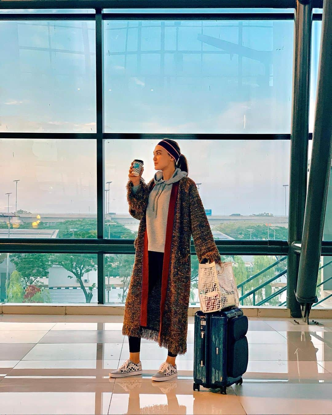 ルナ・マヤさんのインスタグラム写真 - (ルナ・マヤInstagram)「See you soon honey 🍯😜 #Lunamaya #lmday2day #LMloves2travel *adayangtaukitakemana?? 😜😎」7月5日 8時41分 - lunamaya