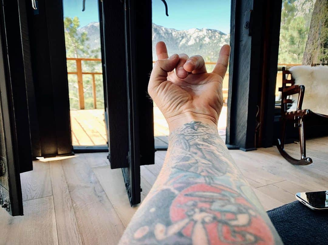 トム・デロングさんのインスタグラム写真 - (トム・デロングInstagram)「July 4th at #TheTreeHouse in #idyllwild California」7月5日 8時33分 - tomdelonge