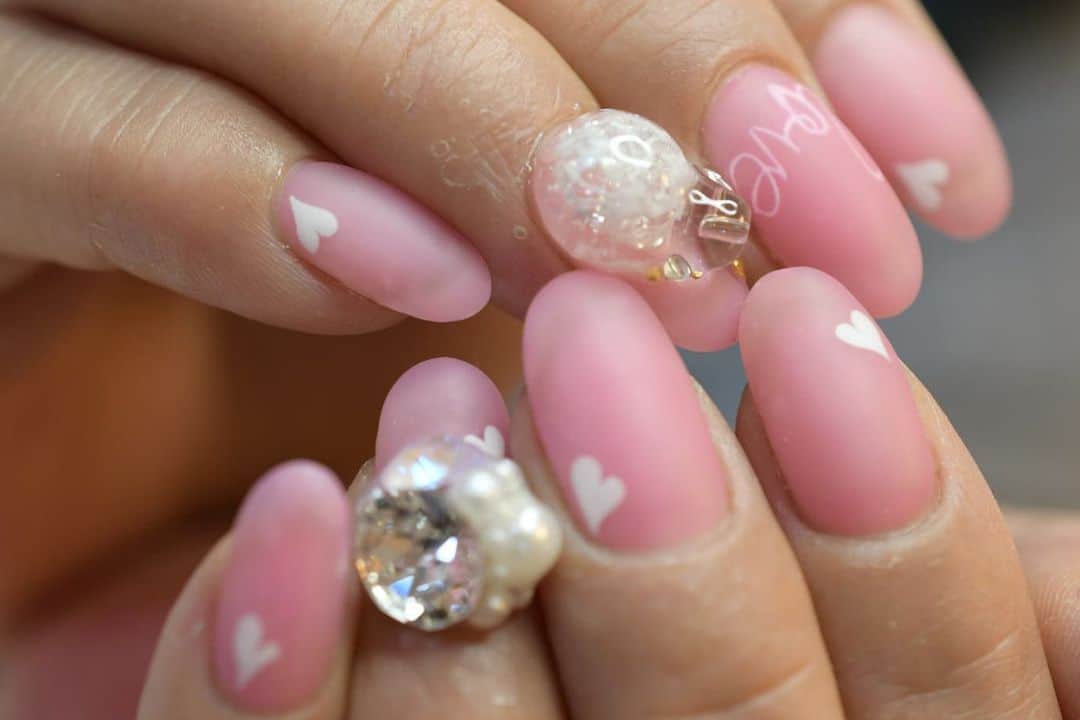 Yuka Maeda ::manicurelistのインスタグラム：「大阪市北区 梅田.中崎町.駅から徒歩7分🚶‍♀️ CADENAS nail eyelash  マツエクアカウント @cadenaseyelash LINE:@ cadenas 🆔検索🙋‍♀️ tel:06-4792-8617. cadenas.nail@gmail.com. . #ネイル #ネイルアート #ネイルデザイン #梅田ネイルサロン  #堂山町ネイル #大人ネイル  #フィルイン #ジェルネイル #jelnail #nails  #nailart #instagood #ワンカラー #大阪ネイルサロン  #上品ネイル #シンプルネイル  #ジェルデザイン #cadenas #カデナ #春ネイル #fashion #smile #love #美甲 #happy #newnails #loveit #マットネイル #ハートネイル」