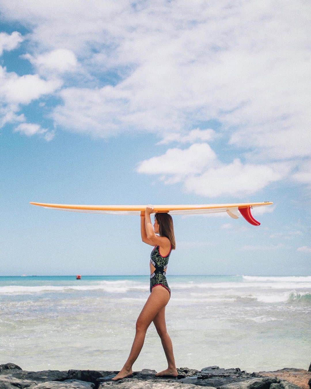 ILAのインスタグラム：「Happy Independence Day 🇺🇸 Hayn x Sig On Smith x ILASWIM one piece suit is coming to you, get ready for Summer 🌴」
