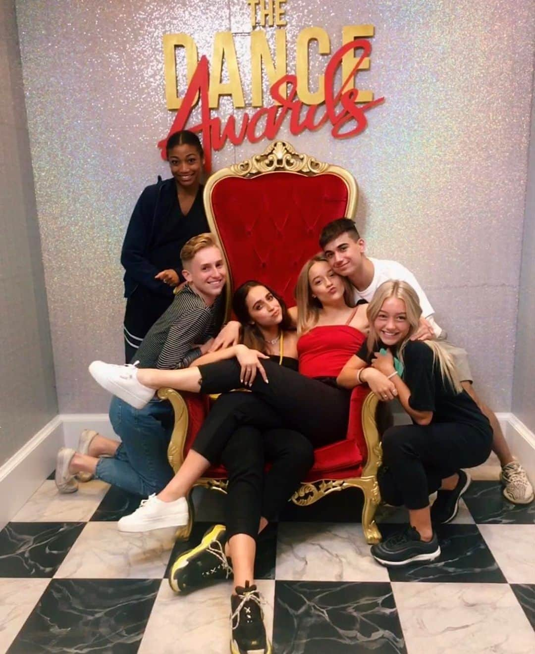 タテ・マクレーさんのインスタグラム写真 - (タテ・マクレーInstagram)「lovies @thedanceawards 🥰❤️ having such a fun time assisting and seeing all my fweeeennndss here in vegas」7月5日 9時19分 - tatemcrae