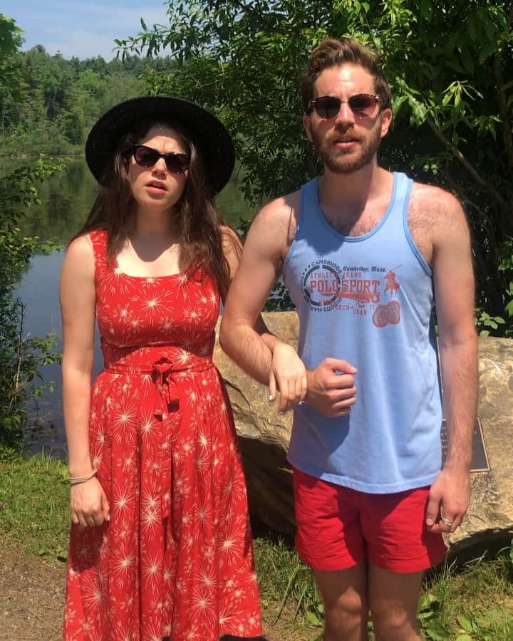 ベン・プラットのインスタグラム：「me & molly singing an original july 4th song」
