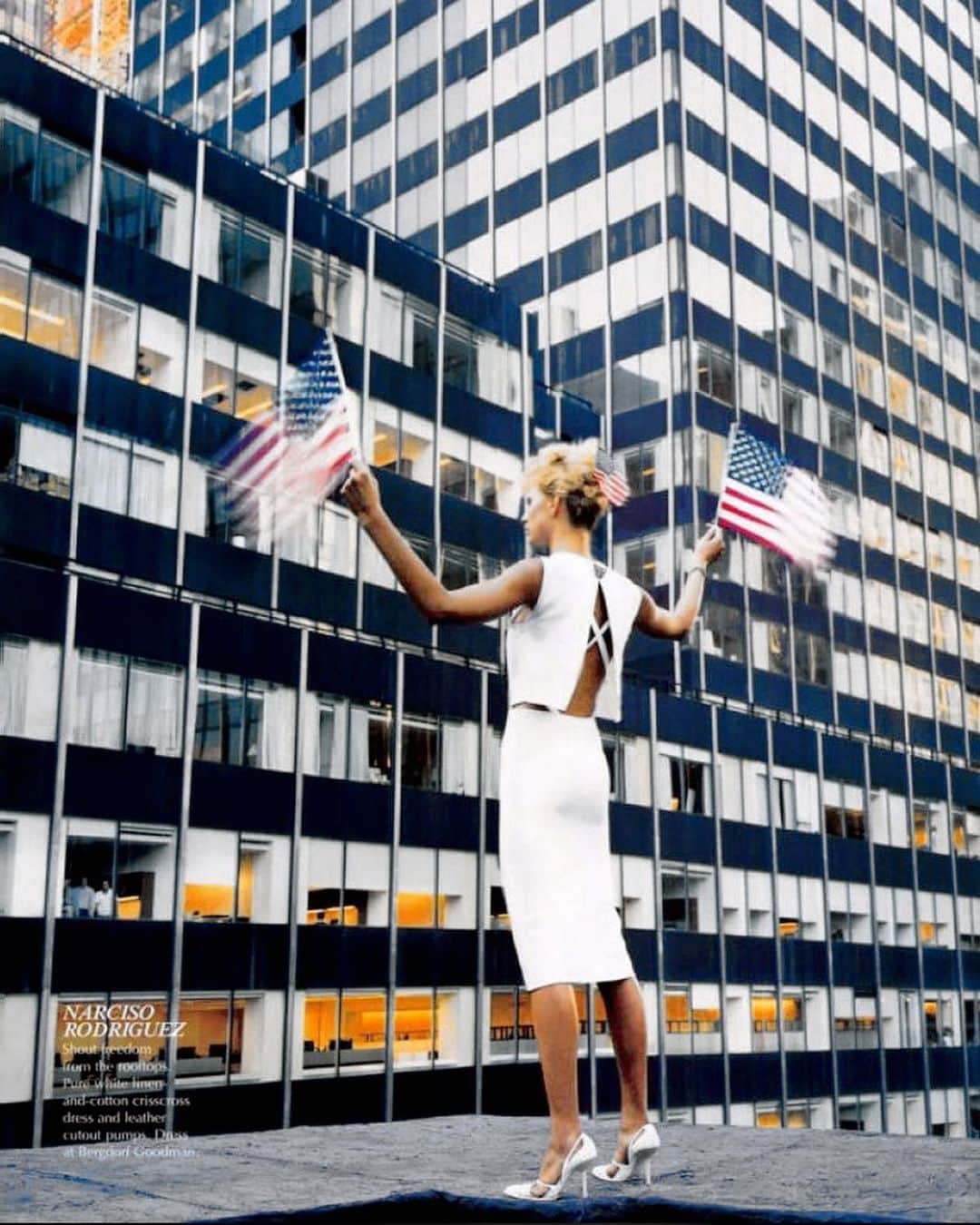 ナルシソロドリゲスさんのインスタグラム写真 - (ナルシソロドリゲスInstagram)「Happy 4th of July! 🇺🇸 @KarolinaKurkova wearing Narciso Rodriguez in the November 2001 issue of @VogueMagazine.  Photo by @StevenKleinStudio.  #NARCISO #narcisorodriguez #july4th #independenceday」7月5日 0時34分 - narciso_rodriguez