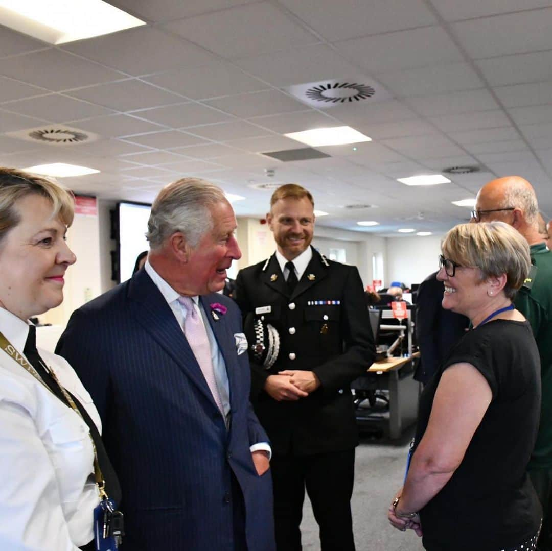 ロイヤル・ファミリーさんのインスタグラム写真 - (ロイヤル・ファミリーInstagram)「This week, The Prince of Wales and The Duchess of Cornwall are carrying out engagements on their annual week in Wales.  On Monday, The Prince attended a regimental memorial service and the laying up of the old Standard with 1st The Queen's Dragoon Guards to mark the Regiment's sixtieth anniversary.  The following day, His Royal Highness visited South Wales Police HQ to celebrate their 50th anniversary and dedicate the memorial garden, which features walls inscribed with the names of all colleagues who have died in service.  The Prince also visited the Royal Glamorgan Hospital and The Duchess visited the Dolau Bran Lunch Club in celebration of the club's 40th anniversary. In the evening, Their Royal Highnesses hosted an evening of music and drama at their Welsh home, Llwynywermod.  Yesterday, Their Royal Highnesses attended celebrations in Victoria Park for the 50th anniversary of Swansea's City status, which was granted in 1969 following The Prince's Investiture.  The Prince visited The Morriston Tabernacle Chapel to meet members of the congregation and also visited the National Botanic Garden of Wales to learn more about The National Seed Bank of Wales  The Duchess, meanwhile, visited The Lyric theatre and Carmarthen Market, which was recently named Best Market in Wales by Slow Food Cymru. Follow @clarencehouse for more this week.」7月5日 0時37分 - theroyalfamily