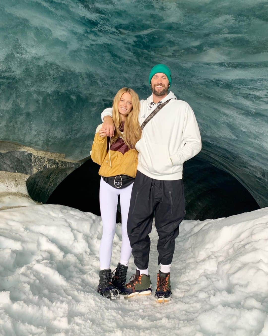 ケイト・ボックさんのインスタグラム写真 - (ケイト・ボックInstagram)「ICE CAVE EXPLORERS. ⚠️Highly Recommend This One⚠️」7月5日 0時39分 - katelove