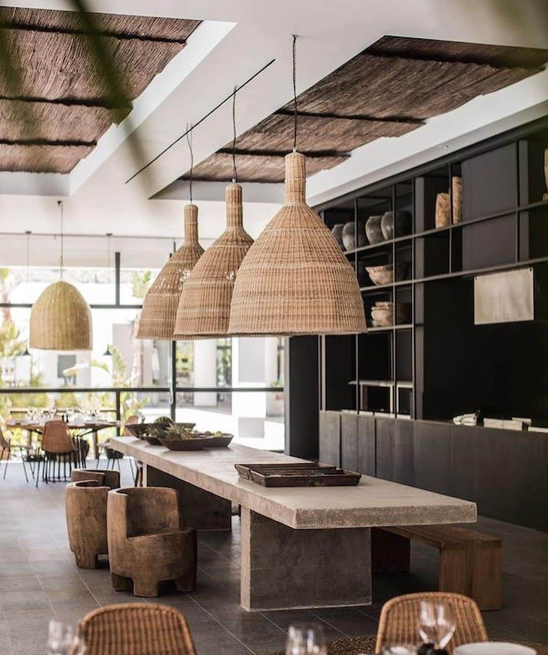 Inspirationさんのインスタグラム写真 - (InspirationInstagram)「Qual cozinha você prefere? Comente abaixo! _ 1. Industrial Kitchen designed by Caroline Kincheski.  2. GP45 Apartment designed by Ira Kulyk.  3. Bolton Residence designed by Naturehumaine.  4. Loft Studios designed by Andrew Sadokha.  5. Casa Cook designed by Mastrominas ARChitecture.」7月5日 0時53分 - decorcriative