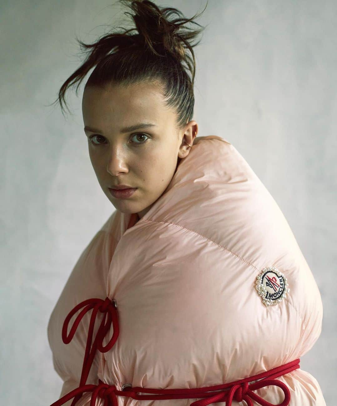 モンクレールさんのインスタグラム写真 - (モンクレールInstagram)「Cover girl @milliebobbybrown in #MONCLERSIMONEROCHA featured in @tsingapore  _ Discover the collection on Moncler.com #MONCLERGENIUS @simonerocha_  Photographer: @catherineservel Editor-in-Chief: @jumiusw Styling: @jackwangg  #MillieBobbyBrown」7月5日 1時27分 - moncler