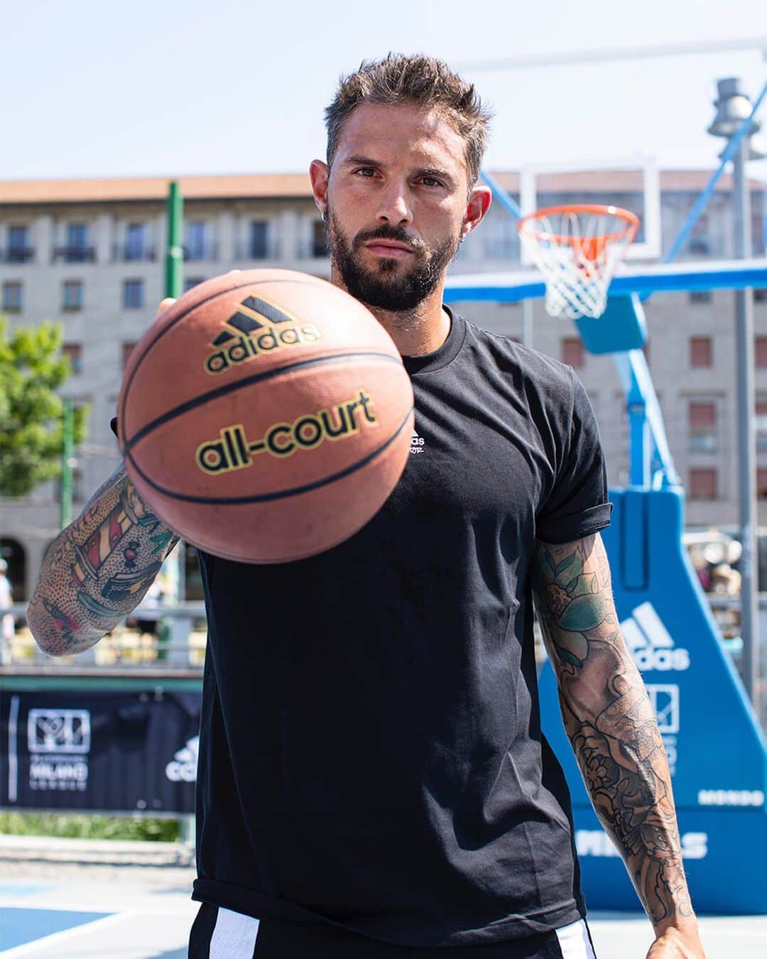 adidas Italiaさんのインスタグラム写真 - (adidas ItaliaInstagram)「Determination Over Negativity è il nostro motto!🏀 I basketball creators di Milano oggi scendono in campo in The Minals di @playgroundmilanoleague  #HereToCreate」7月5日 1時29分 - adidasita