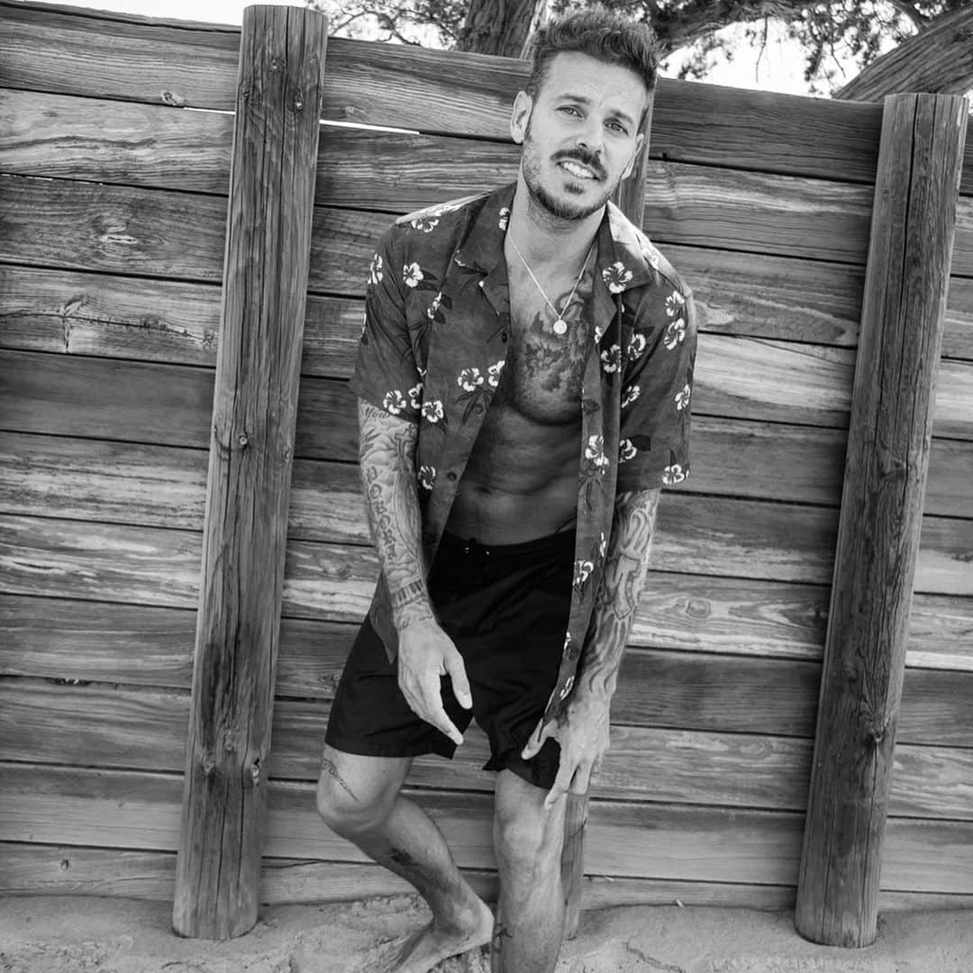 エム・ポコラさんのインスタグラム写真 - (エム・ポコラInstagram)「🏖」7月5日 1時36分 - mattpokora