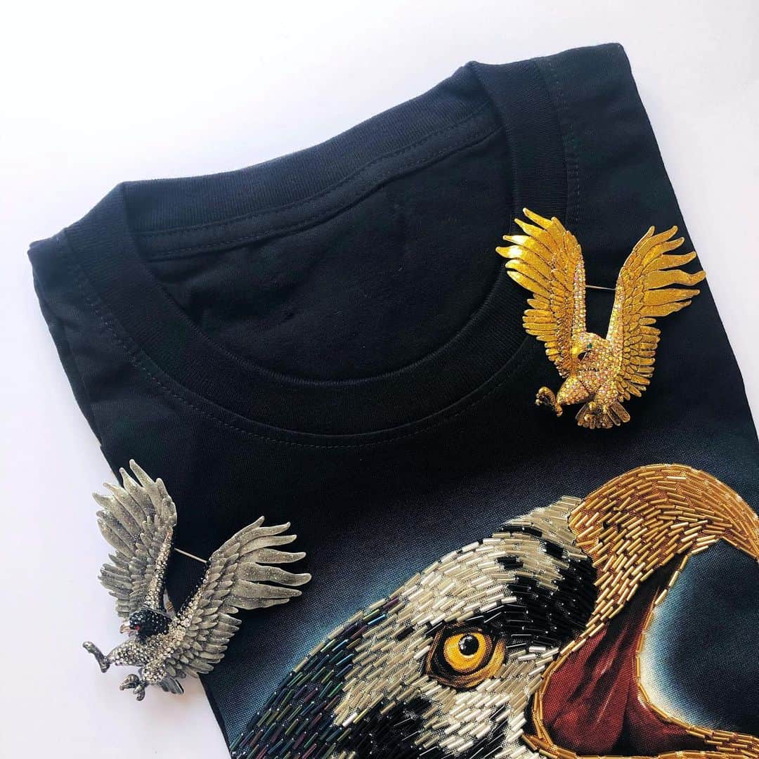バトラー&ウィルソンさんのインスタグラム写真 - (バトラー&ウィルソンInstagram)「#FourthofJuly and #ThrowbackThursday makes us reminisce about Butler & Wilson’s iconic eagle designs. Check out our new Eagle Brooch with a modern twist 🇺🇸 🦅 • • #butlerandwilson #heritage #tbt #tb #eagles #America #london #flashback #brooch #jewelry #fashion」7月5日 1時57分 - butlerandwilson