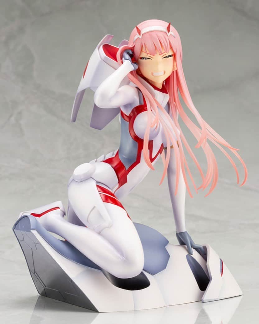 のインスタグラム：「【Available at AX】Limited edition ZERO TWO The 13th Unit Ver. is available for purchase at #AX2019! ZERO TWO comes in a 13th Unit white pilot suit and a smiling expression! She is also available to Japanese fans via Kotobukiya Online and in Kotobukiya stores. #DarlinginthefranXX」