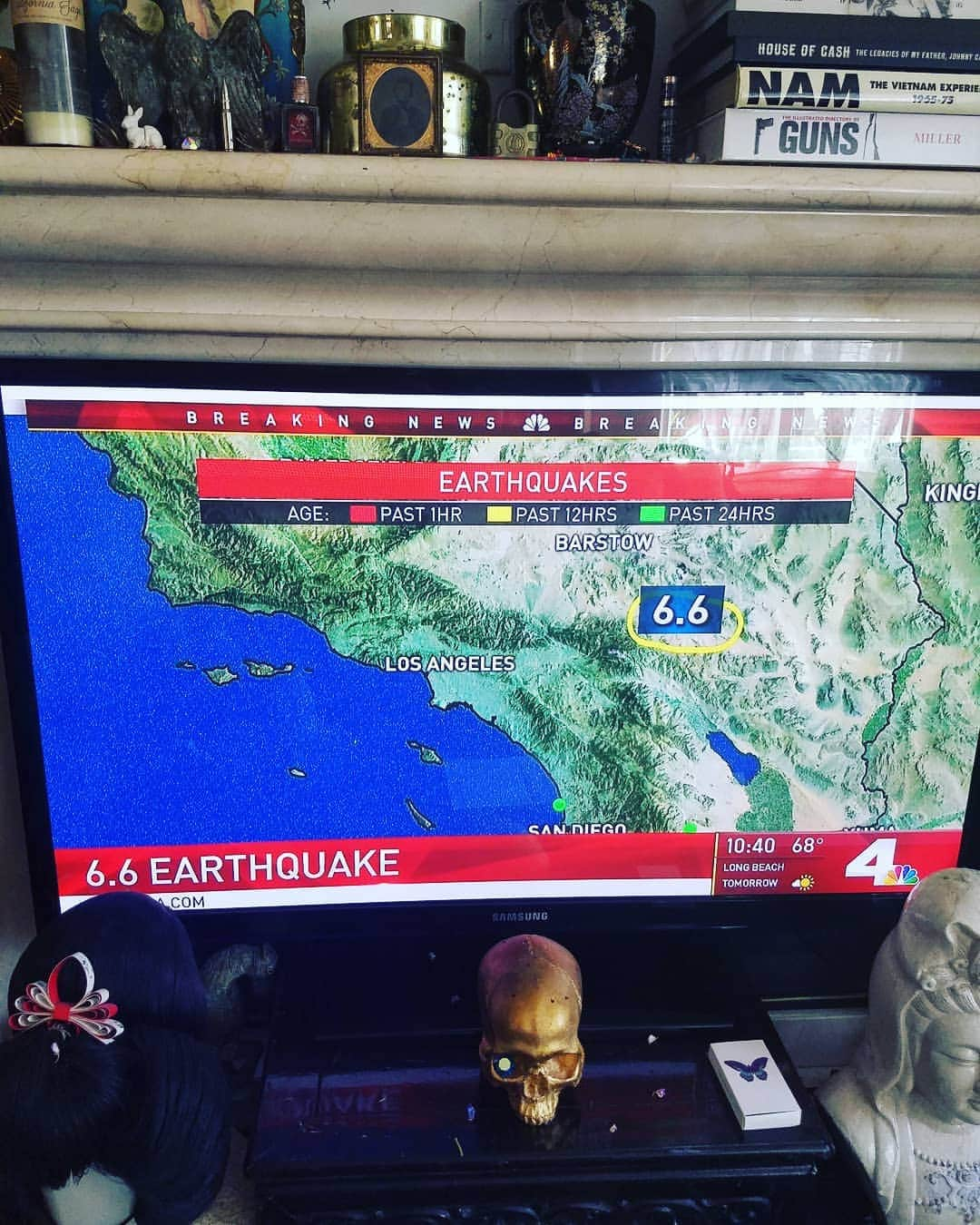 ガソリングラマーさんのインスタグラム写真 - (ガソリングラマーInstagram)「Just had an #earthquake 🌍🌎🌏⛰ @nbcla #shadowhills 6.6」7月5日 2時42分 - gasolineglamour