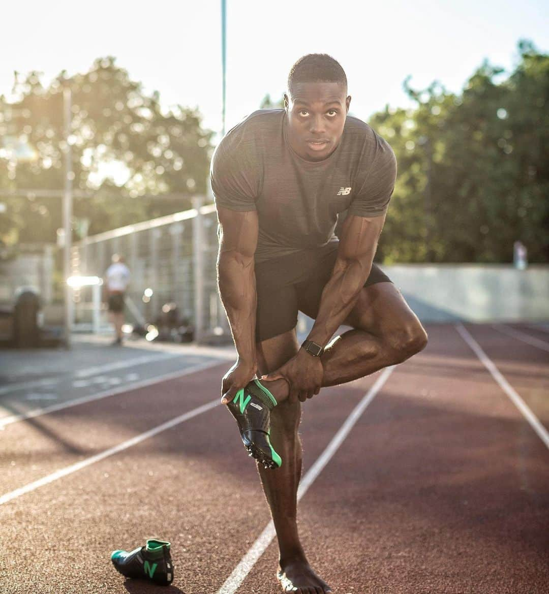 ハリー・アイキネス＝アリエティさんのインスタグラム写真 - (ハリー・アイキネス＝アリエティInstagram)「🏃🏾‍♂️💨The Racing Shoes are off!! 6 competitions on the bounce and I’m shattered 😂... Time for a little Rest, Recovery and Training 🙌🏾 - @danvernonphoto - 💥Train like a pro with my 10 week complete training & diet plan... "GET EXPLOSIVE" with @the_gymbook. Link in Bio💥 - - @nbrunning @newbalanceuk @newbalance #Training #Explosive #Conditioning #trackandfield #tracklife #sub10 #Sprinter #Gym #workout #FitLife #Tracklife #power #TeamNB  #TeamUSN #Sprinter」7月5日 2時36分 - aikines