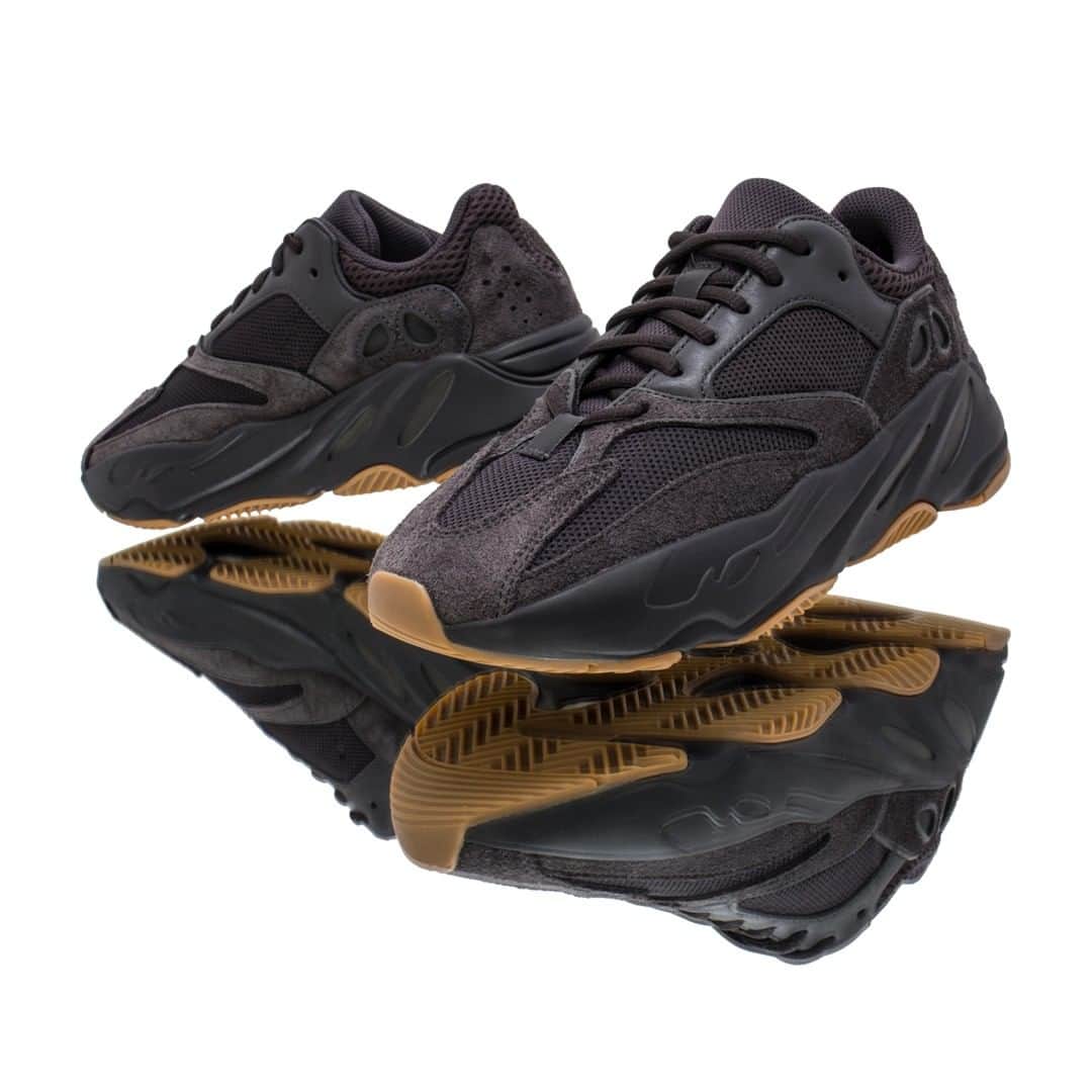 Flight Clubさんのインスタグラム写真 - (Flight ClubInstagram)「Served on top of a gum bottom, the Yeezy Boost 700 "Utility Black" relies on a tonal black palette to provide a consistent texture across the upper.」7月5日 3時00分 - flightclub