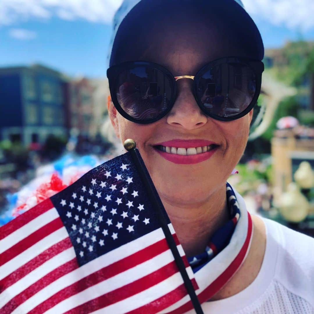 エリザベス・バンクスさんのインスタグラム写真 - (エリザベス・バンクスInstagram)「I love u America. #Happy4thofJuly」7月5日 3時07分 - elizabethbanks