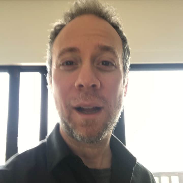 ケヴィン・サスマンのインスタグラム：「Happy 4th of July! And oh yeah, the EARTHQUAKE.」