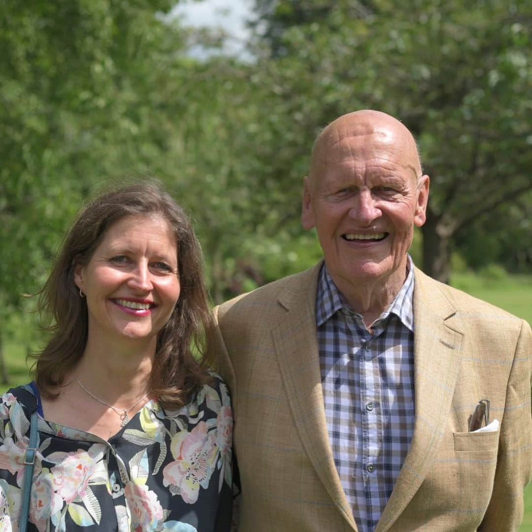 ナタリー・インブルーリアさんのインスタグラム写真 - (ナタリー・インブルーリアInstagram)「Happy 30th Anniversary Ethiopiaid 🙌🏻🎉 The second picture is Ethiopiaid’s founder Sir Alec Reed and his daughter, the chair, Alexandra Chapman who hosted a wonderful garden party at The Manor in Gloucestershire on Sunday celebrating all that has been achieved with partners and YOUR help over the last 30yrs.  The next pic is of the whole Ethiopiaid team with both  Sir Alec and Alexandra, followed by a pic of  Hester and her guide dog Dash who is the youth Ambassador, she is 11 years old and visually impaired.  She ran in the Womens First 5k in Addis  Ababa in March and has now raised over £27k for the Mekele Blind School. 🙌🏻❤️💥 Lastly and closest to my heart are the grass roots organisations that work tirelessly in the area of maternal health. I have visited Katherine Hamlin’s Fistula Hospital @hamlinfistula and also @healinghandsofjoy to highlight the great work that they do. I’m proud to be an ambassador for #Ethiopiaid and we thank you for your continued support ❤️❤️❤️」7月5日 3時19分 - natalie_imbruglia