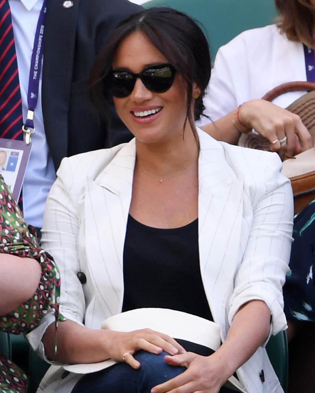 Just Jaredさんのインスタグラム写真 - (Just JaredInstagram)「Duchess Meghan Markle is all smiles as she cheers on pal @serenawilliams at @wimbledon! #MeghanMarkle #Wimbledon Photos: Getty」7月5日 3時28分 - justjared