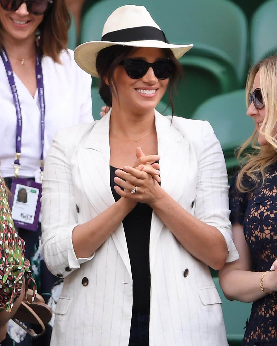 Just Jaredさんのインスタグラム写真 - (Just JaredInstagram)「Duchess Meghan Markle is all smiles as she cheers on pal @serenawilliams at @wimbledon! #MeghanMarkle #Wimbledon Photos: Getty」7月5日 3時28分 - justjared