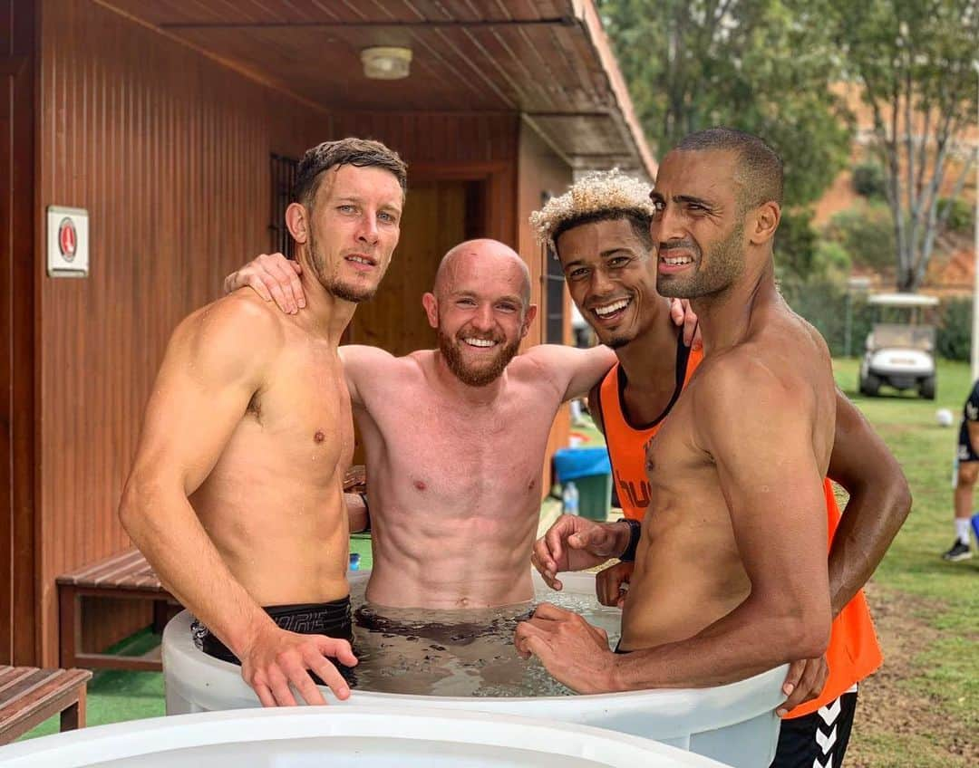 ジョナサン・ウィリアムズのインスタグラム：「Another pre season 😰 don’t watch the tan 🤪 #preseason」