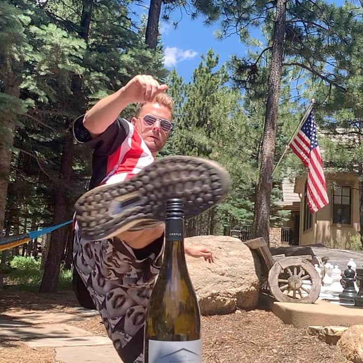 ギャレット・バックストロームのインスタグラム：「🇺🇸Happy 4th of July🇺🇸 I feel so blessed to be living in this amazing country. Starting off celebrating Independence Day with the #bottlecapchallenge !  I’m challenging @jackgriffo @dariusdio !  Don’t let me down boys. 👊」