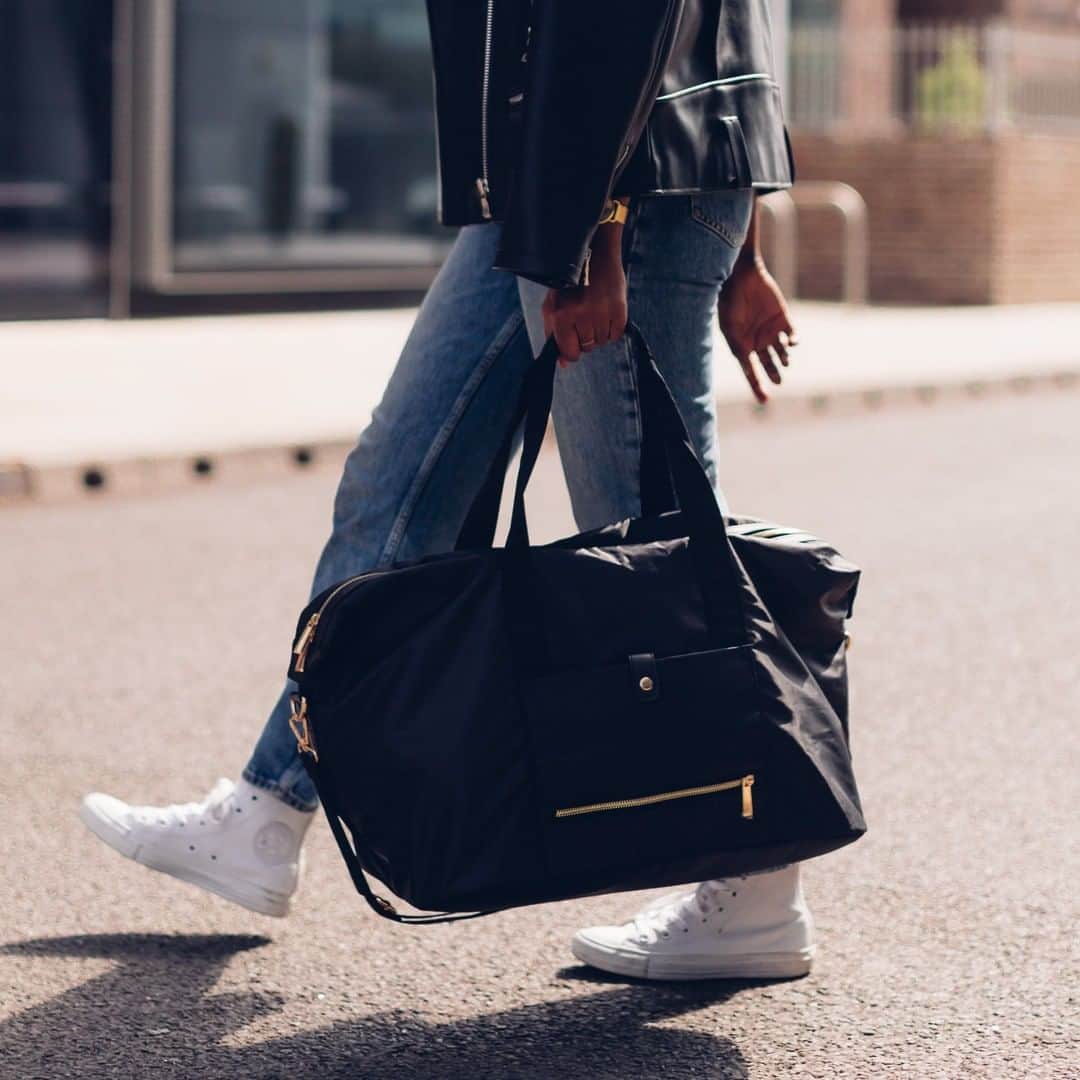 アクセサライズのインスタグラム：「Where will your next adventure take you? 🌏 Whether on a voyage of the world, or embarking on your next staycation - with a sporty nylon finish and loads of room, our large weekender is the perfect home to your essentials. 📷 @remiafolabi 🔍 7901000300  Tap the link in the bio to shop now.  #Accessorize #Accessorizer」