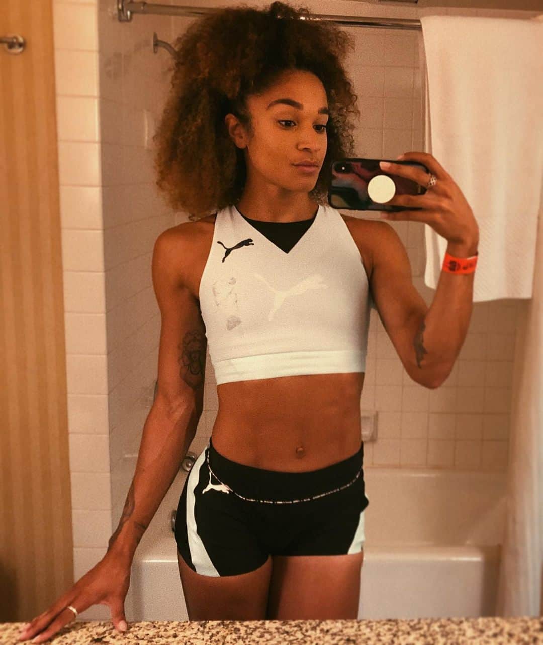 ジョディ・ウィリアムズのインスタグラム：「back with my main chick tomorrow evening 🏃🏽‍♀️🏃🏽‍♀️🏃🏽‍♀️ catch me in the 200 here at @athletissima」