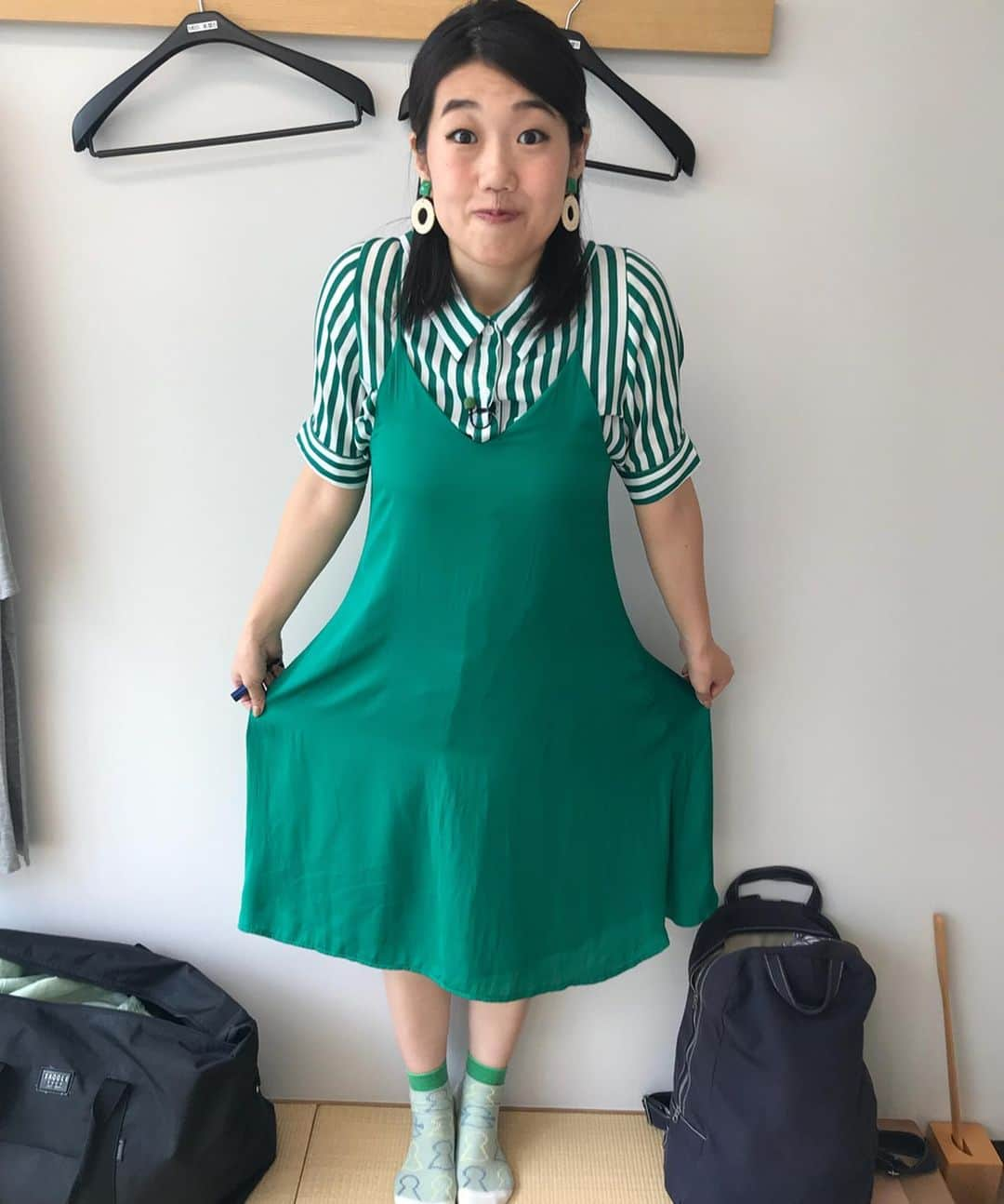 横澤夏子さんのインスタグラム写真 - (横澤夏子Instagram)「#止まらないカレンちゃんとけろっぴへの愛だよー #スタイリストさんが何色も用意してくれるのにけろっぴ色選んじゃうよー #カレンちゃんにすごい色ですねって言われても選んじゃうよー #うふ！」7月5日 9時46分 - yokosawa_natsuko