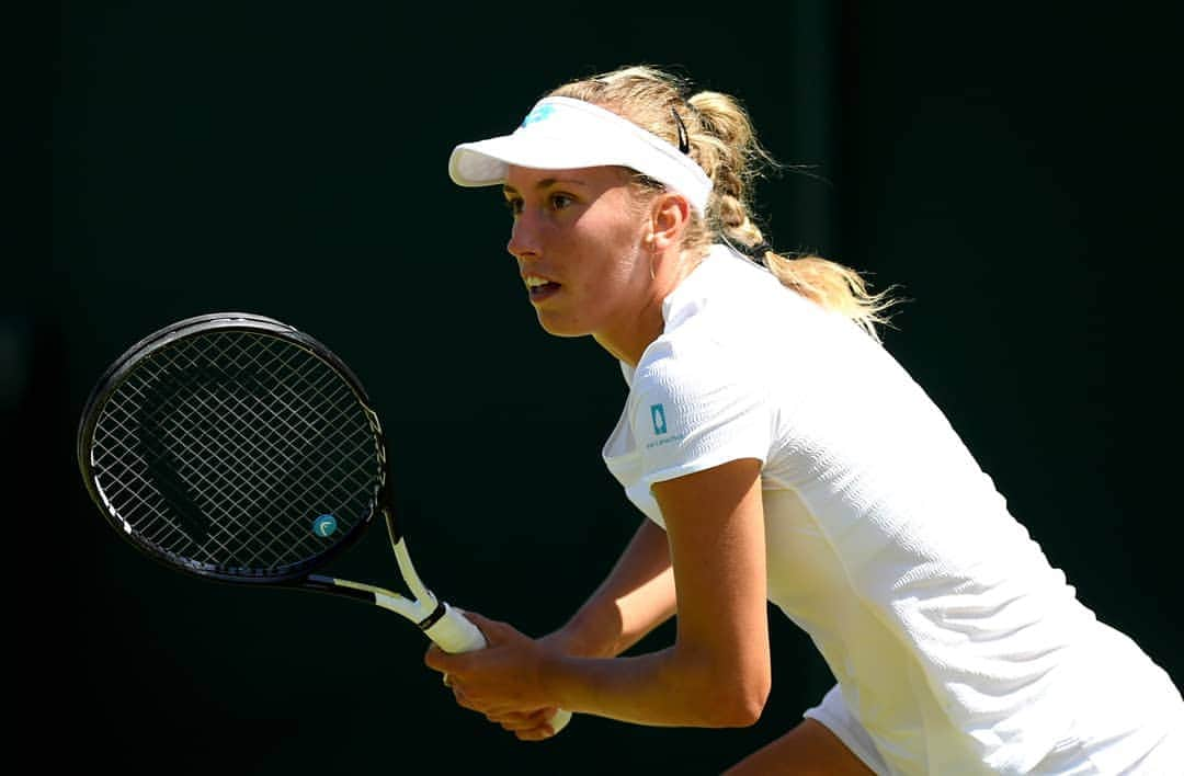 エリーゼ・メルテンスさんのインスタグラム写真 - (エリーゼ・メルテンスInstagram)「Never easy, always worth it 💪 Into the 3rd round 💫  #wimbledon #tennis #fight #letsgo #run #sport #instasport」7月5日 4時27分 - mertenselise