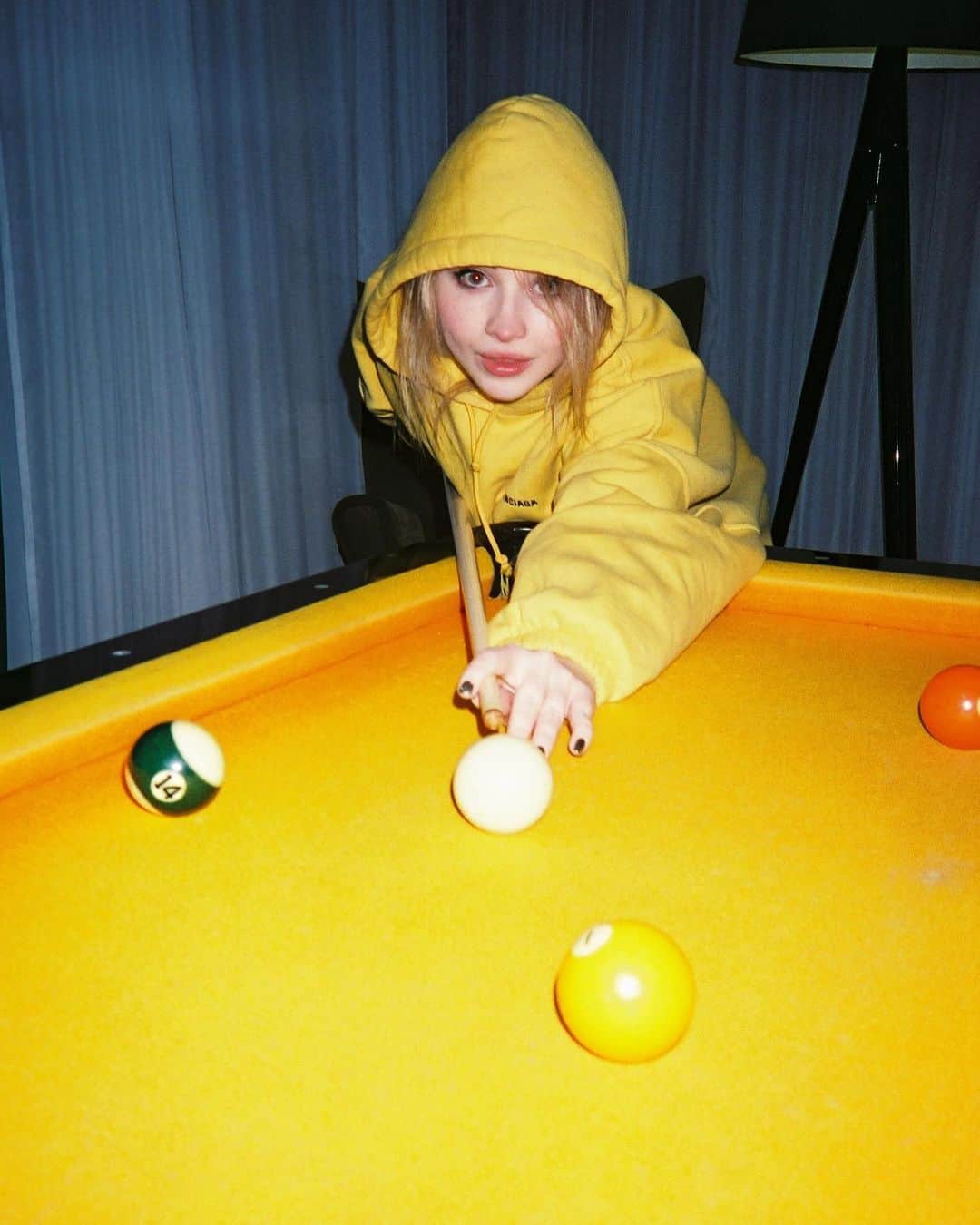 サブリナ・カーペンターのインスタグラム：「see you tomorrow nyc  who’s comin? @goodmorningamerica」
