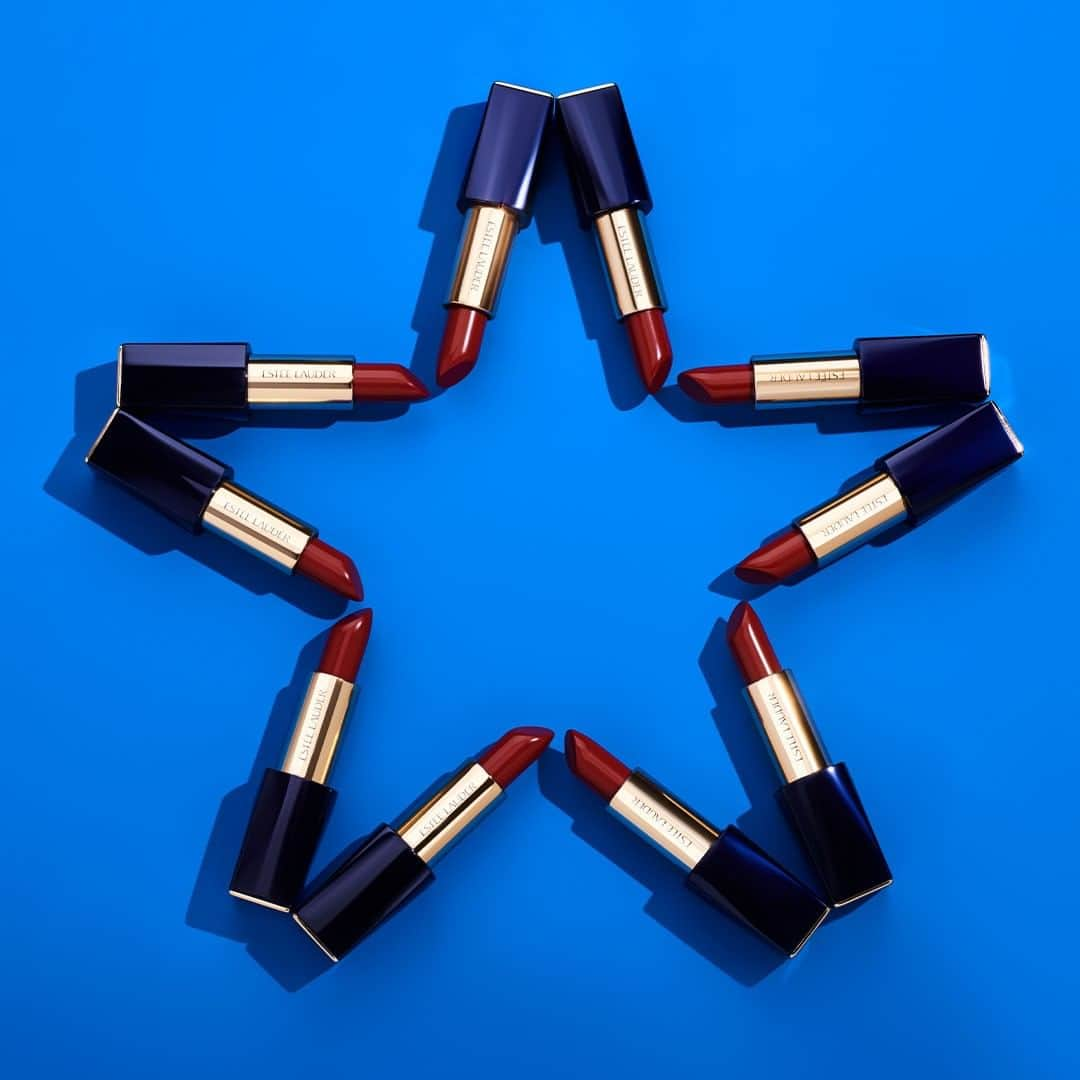 エスティローダーさんのインスタグラム写真 - (エスティローダーInstagram)「Show your stars and stripes with #LipstickEnvy in 250 Red Ego. #fourthofjuly #LipsToEnvy #PureColorEnvy」7月5日 5時00分 - esteelauder