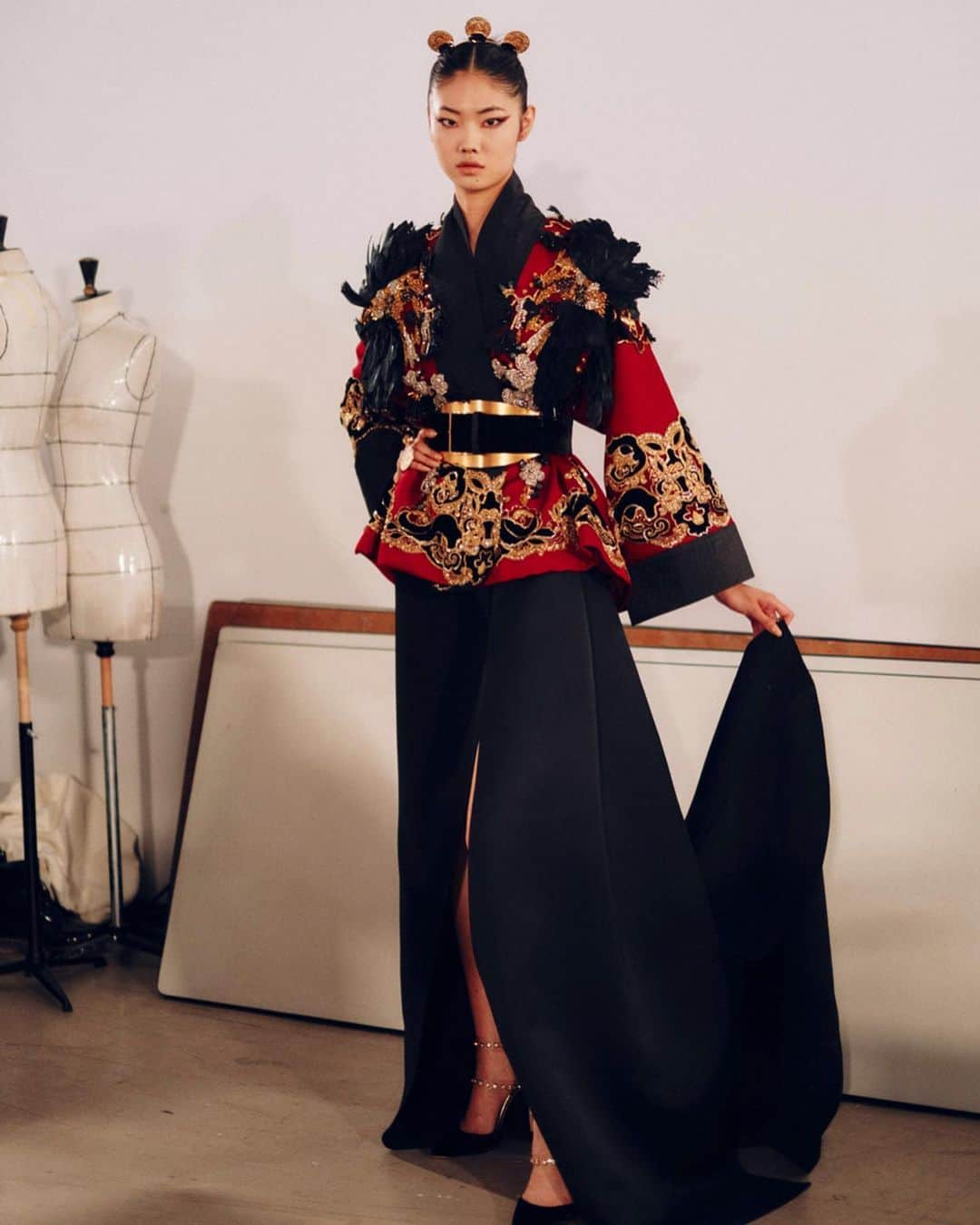 Vogue Italiaさんのインスタグラム写真 - (Vogue ItaliaInstagram)「@eliesaabworld Haute Couture Autumn Winter 2019-2020 presented in Paris. Take a look at #VogueBackstage by @jamstoker and see more on vogue.it #PFW #ELIESAABHCAW1920」7月5日 5時01分 - vogueitalia