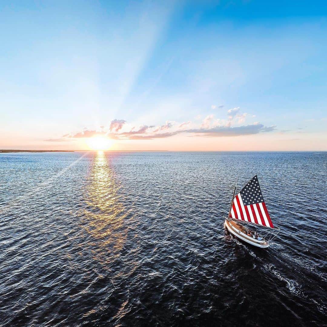 goproさんのインスタグラム写真 - (goproInstagram)「Photo of the Day: Land of beautiful views. Happy 4th of July. 🇺🇸 📷: @heonjulien • • • #GoProTravel #TripOn #GoPro #4thOfJuly #America #Sailing #IndependenceDay」7月5日 5時18分 - gopro