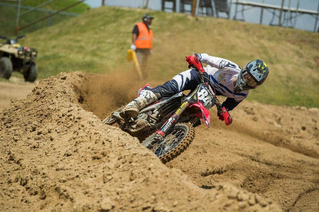 Racer X Onlineさんのインスタグラム写真 - (Racer X OnlineInstagram)「We gave @dgarrr a camera and let him shoot some press day photos at @redbudmx. | Swipe 👈」7月5日 5時48分 - racerxonline