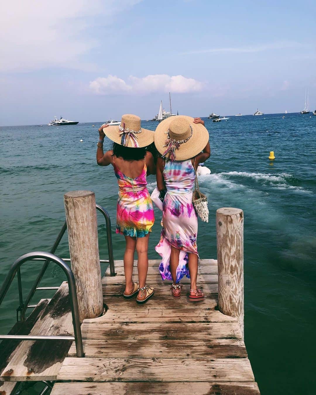 ダニジョーのインスタグラム：「Summer backstory 🌈」